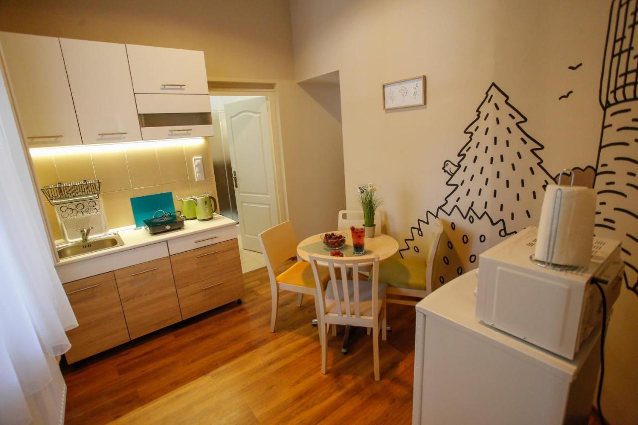 Uránia Apartmanház Eger Exterior foto