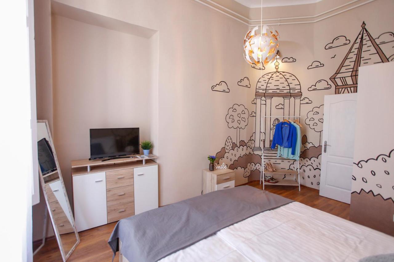 Uránia Apartmanház Eger Exterior foto