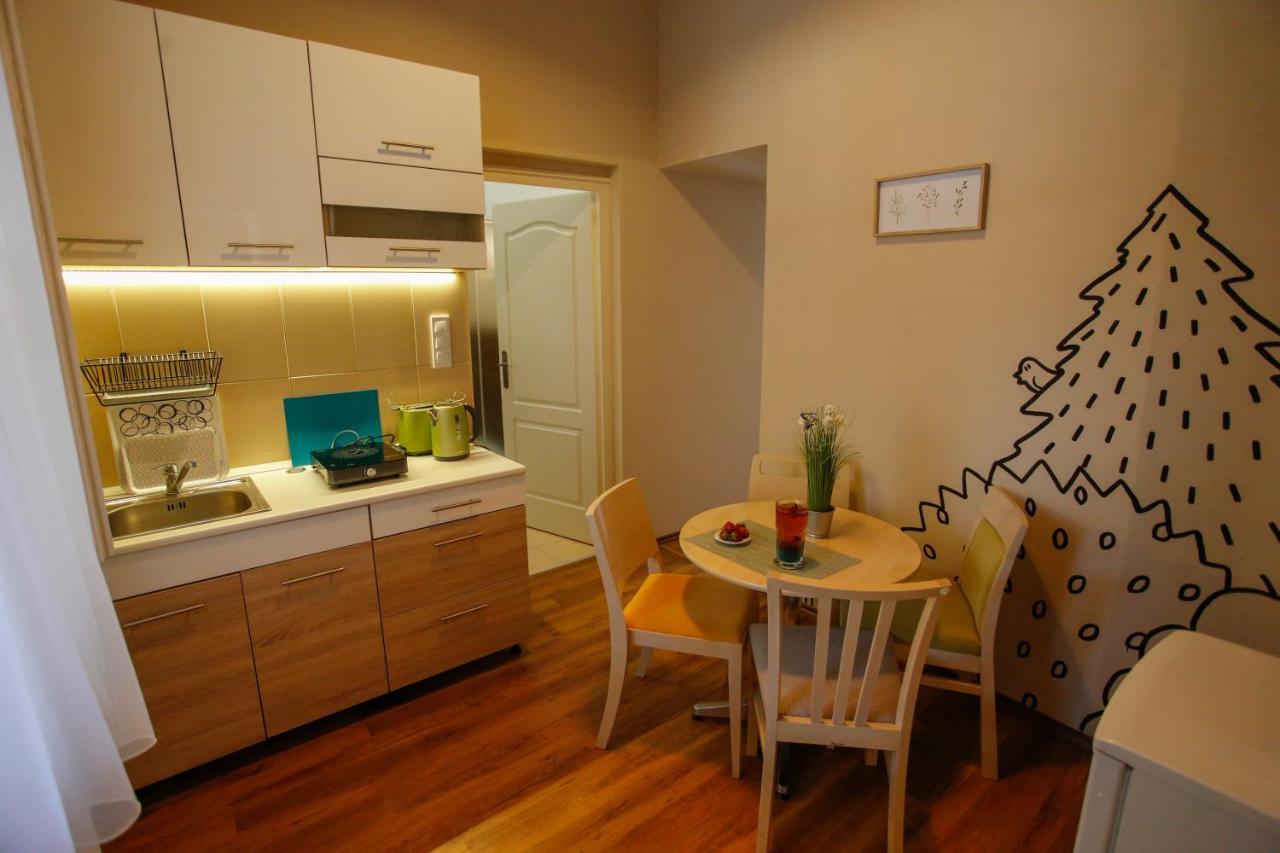 Uránia Apartmanház Eger Exterior foto
