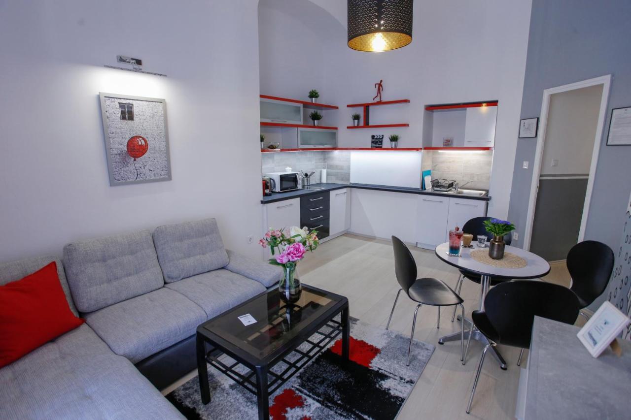 Uránia Apartmanház Eger Exterior foto