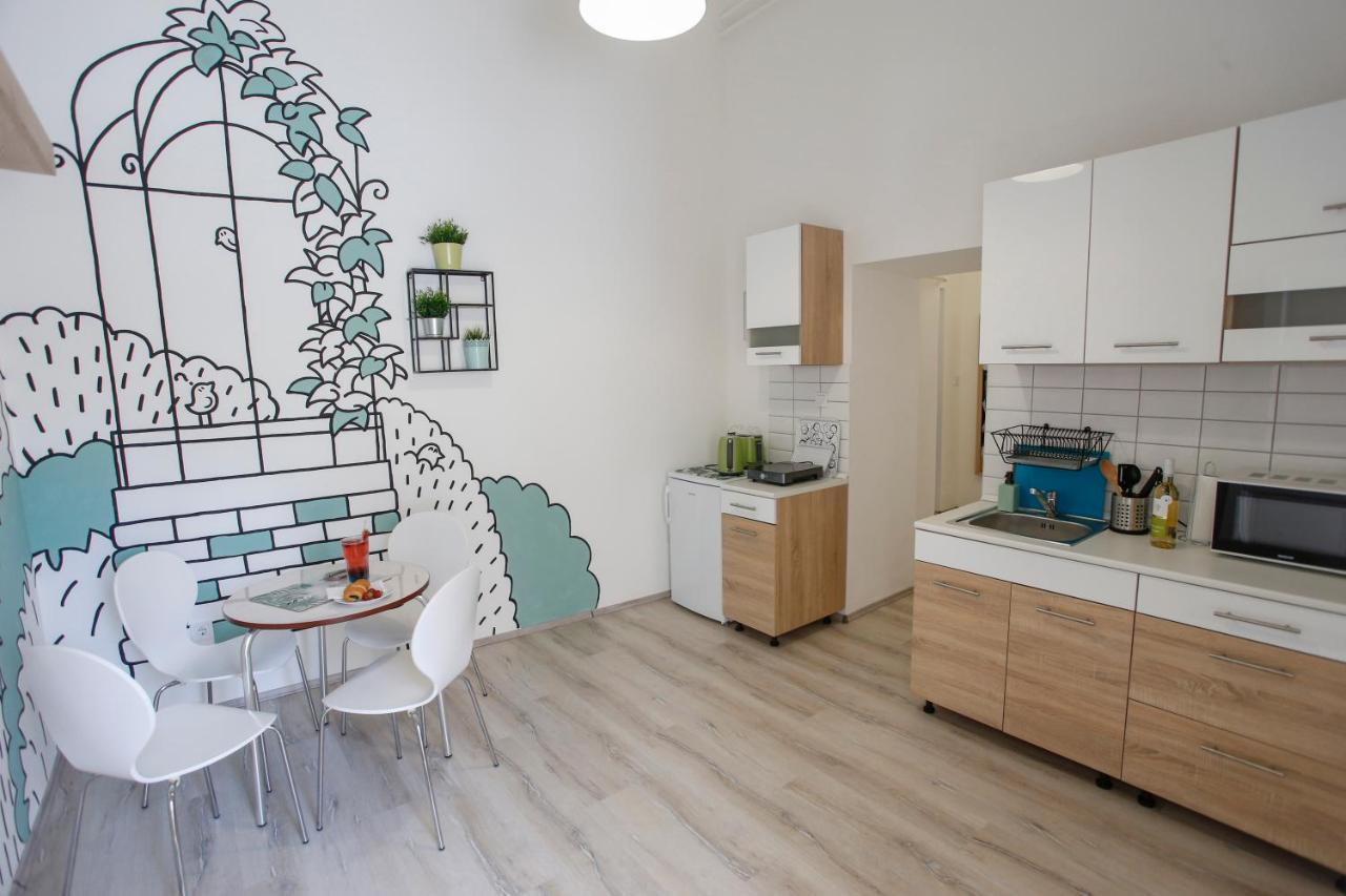 Uránia Apartmanház Eger Exterior foto